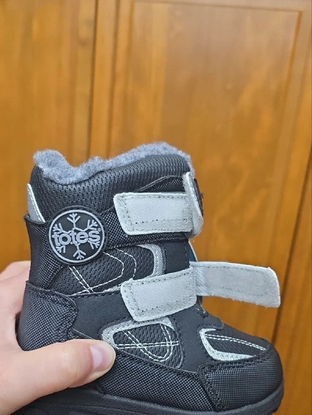 NEW Totes Tayton Waterproof Insulated Flat Heel Winter Outdoor Boots Sz 7T